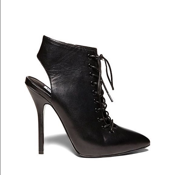 Steve Madden Shoes - Steve Madden Lace Up Booties